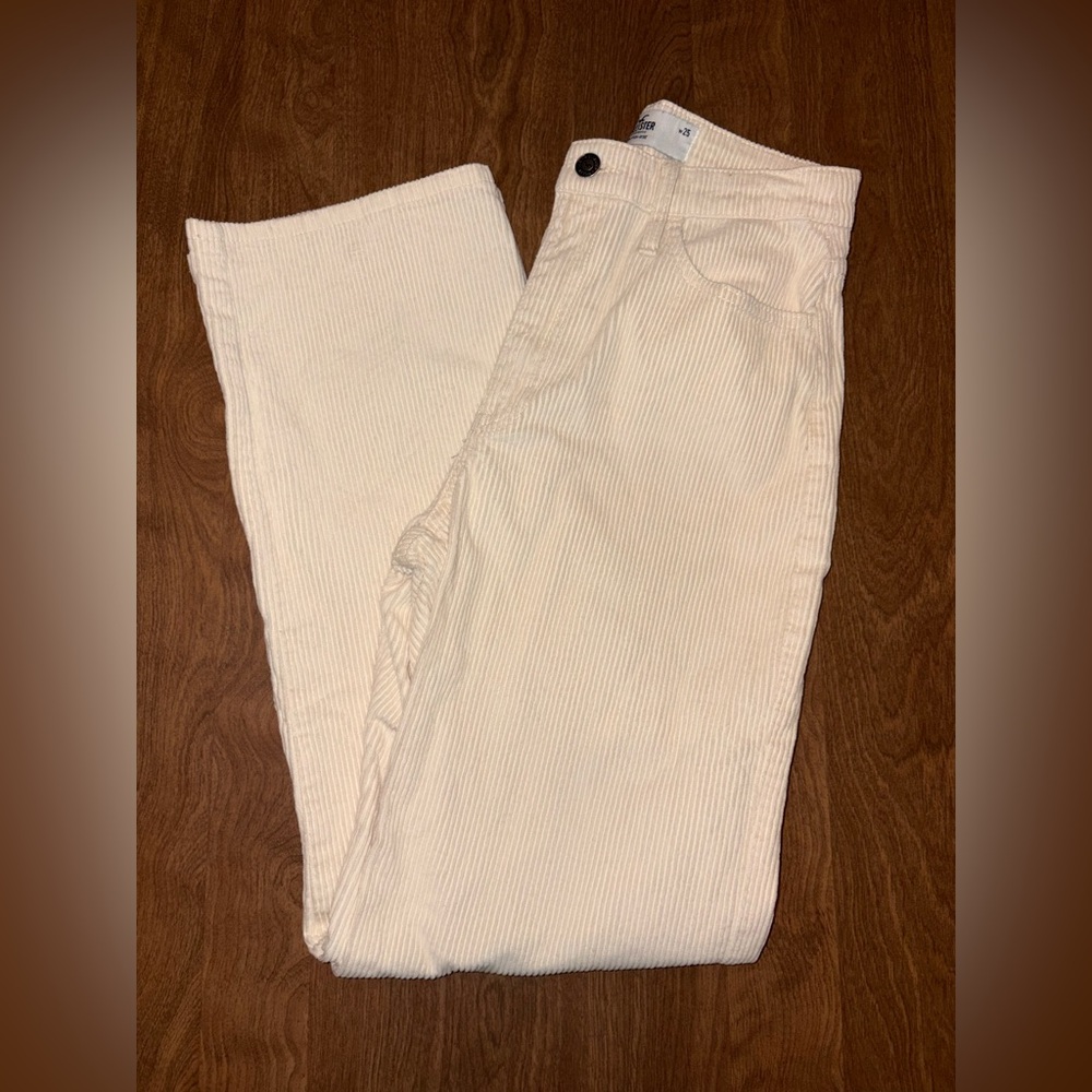 Hollister wide whale cream corduroy pants